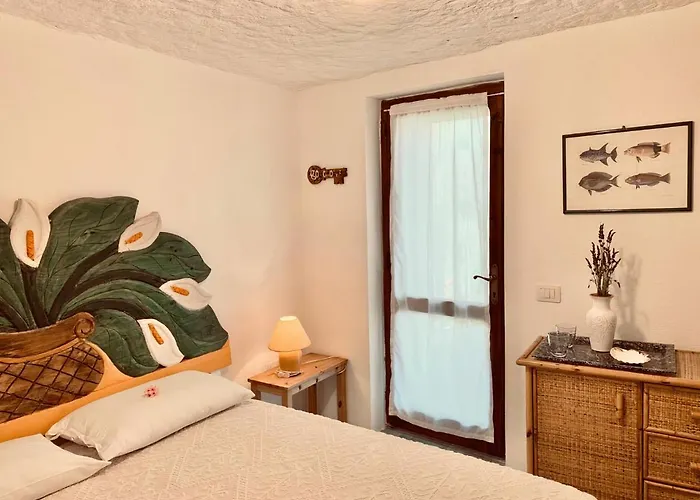 Pinelopi Проживання в сім'ї *